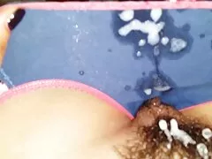 கர்மாவும் தியாவும் வாழ்நாள் முழுவதும் மசாஜ் பெறுகின்றன